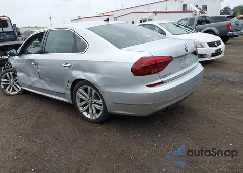 2017 Volkswagen Passat 1.8T Se из США, поврежденный, VIN 1VWGT7A35HC063853